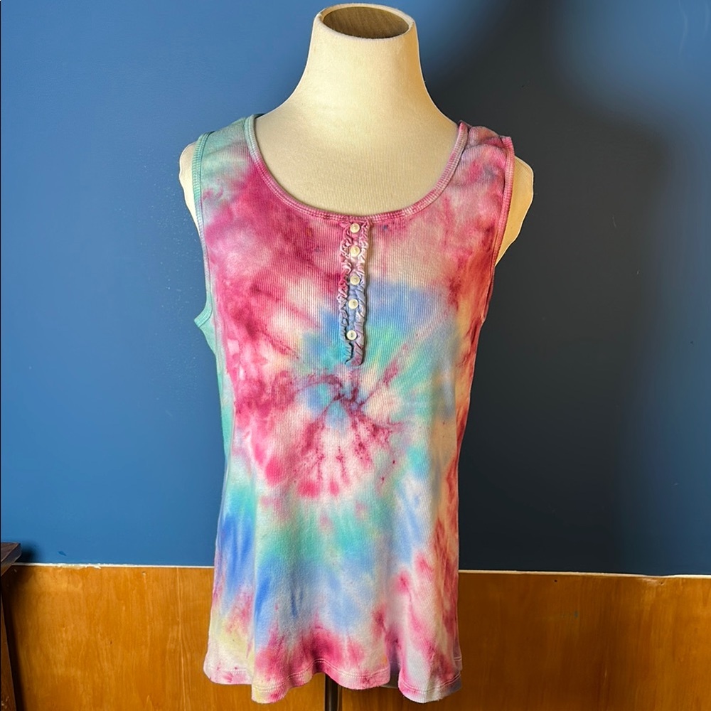 Tie-Dye Sleeveless Top